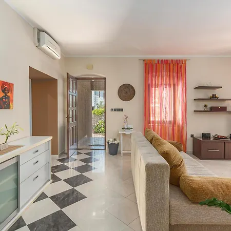 2 Bedroom Gorgeous In Holiday home