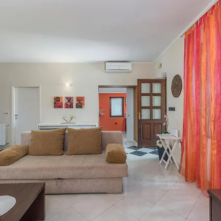 2 Bedroom Gorgeous In Holiday home Barban