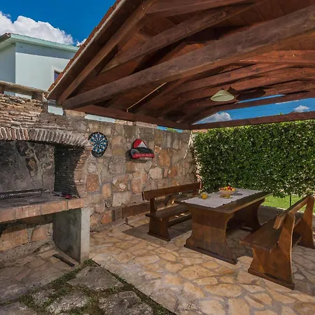 2 Bedroom Gorgeous In *