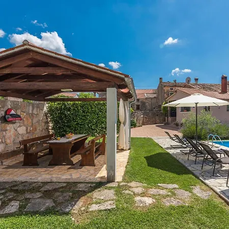 2 Bedroom Gorgeous In Holiday home Barban
